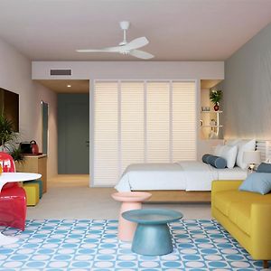 Pool Side King Room